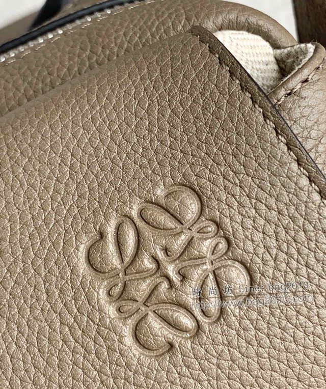 LOEWE包包 羅意威military messenger經典信使包 羅意威小挎包 11357  tcl1130